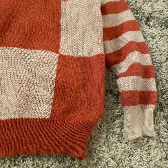Liam & Co Orange and Cream Checkered Sweater with Floral‎ Design Size Small - Picture 7 of 7